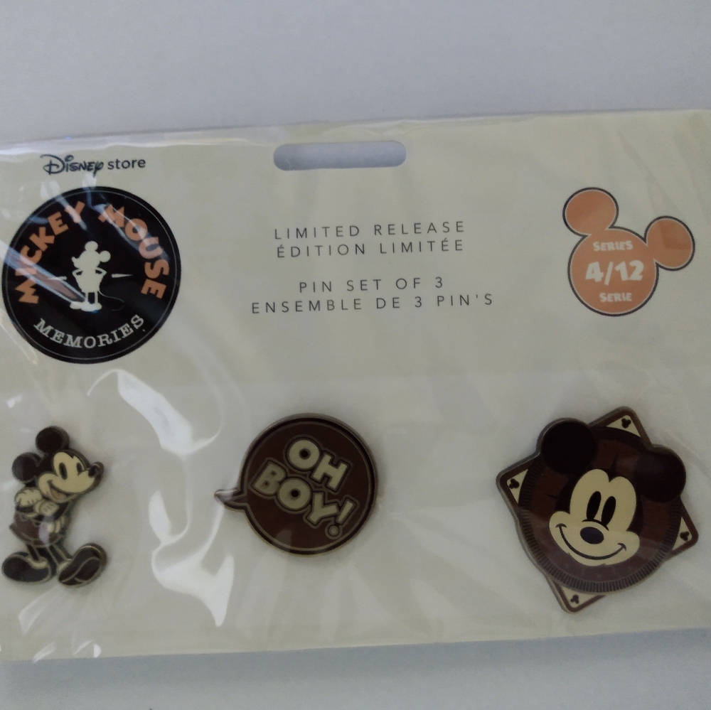 Disney Mickey Mouse Pin Set